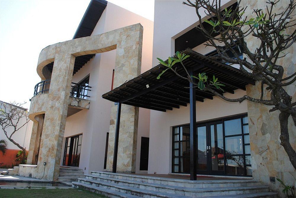 Suarti Resort, Villas & Gallery Ketewel Luaran gambar