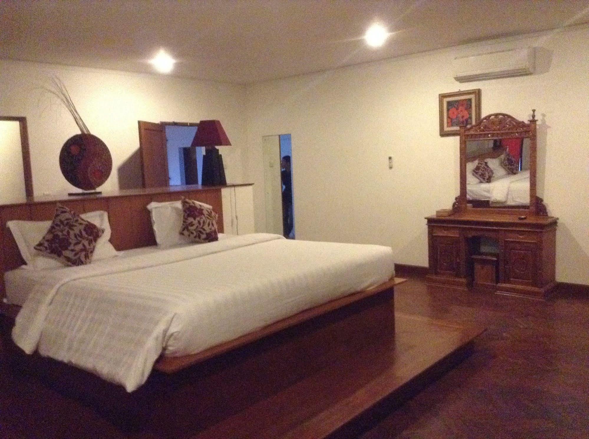 Suarti Resort, Villas & Gallery Ketewel Luaran gambar