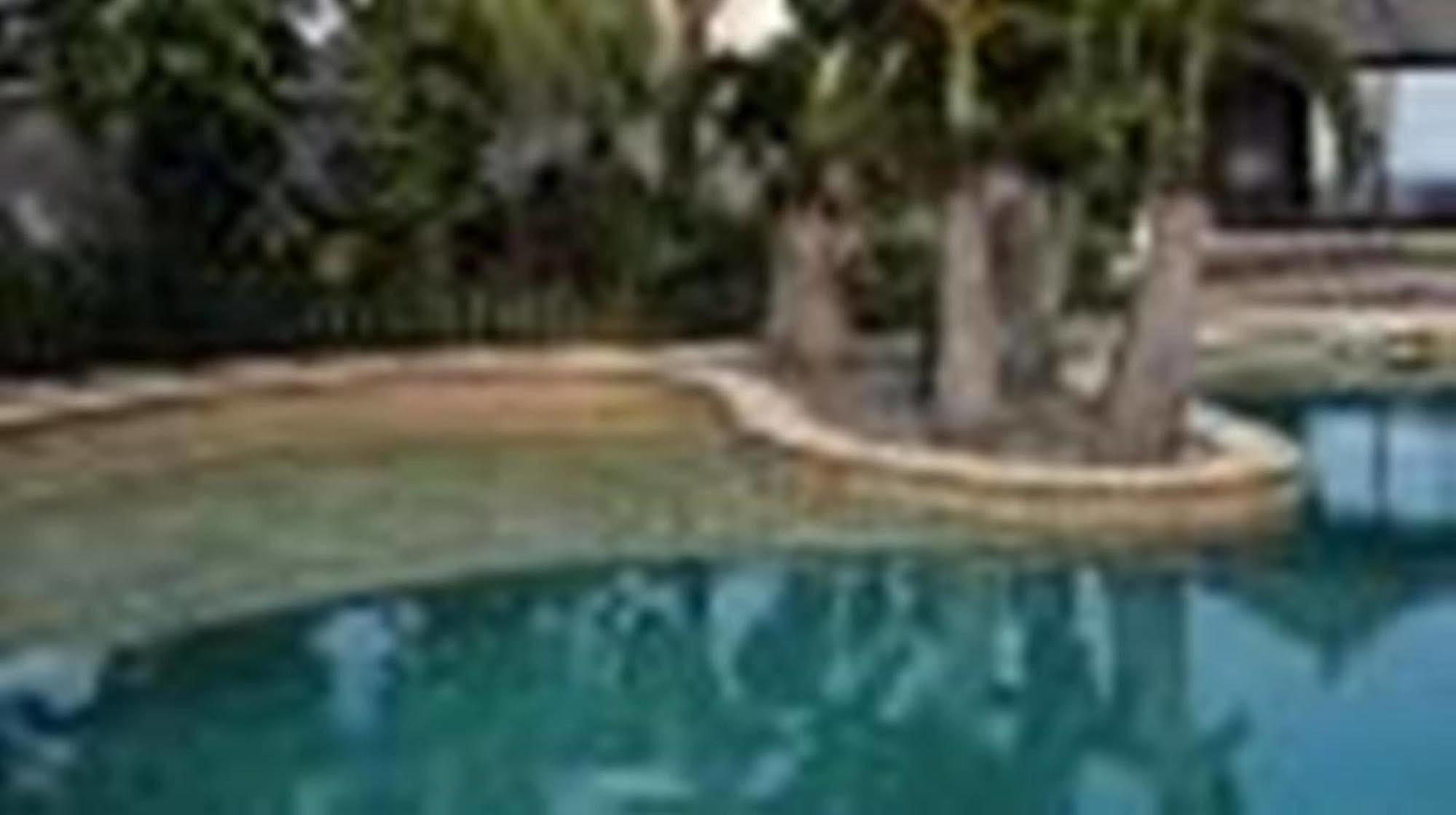 Suarti Resort, Villas & Gallery Ketewel Luaran gambar